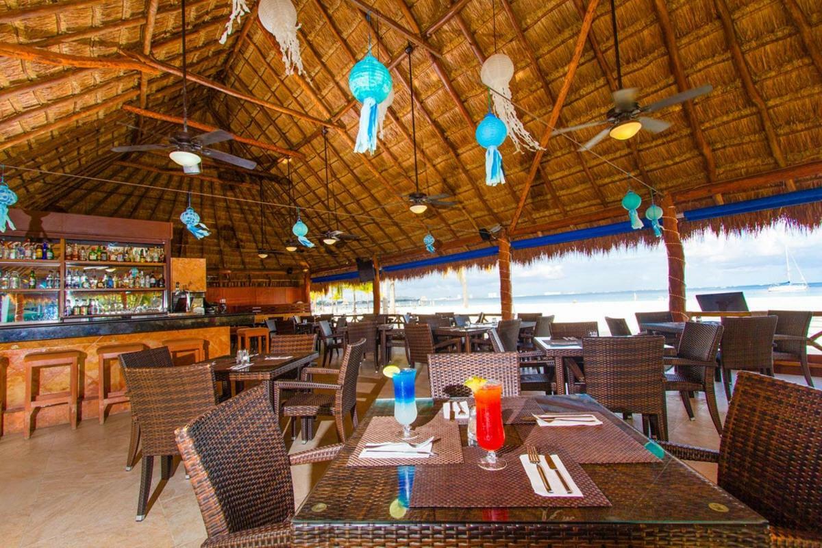 Cancun Beachfront Condo エクステリア 写真